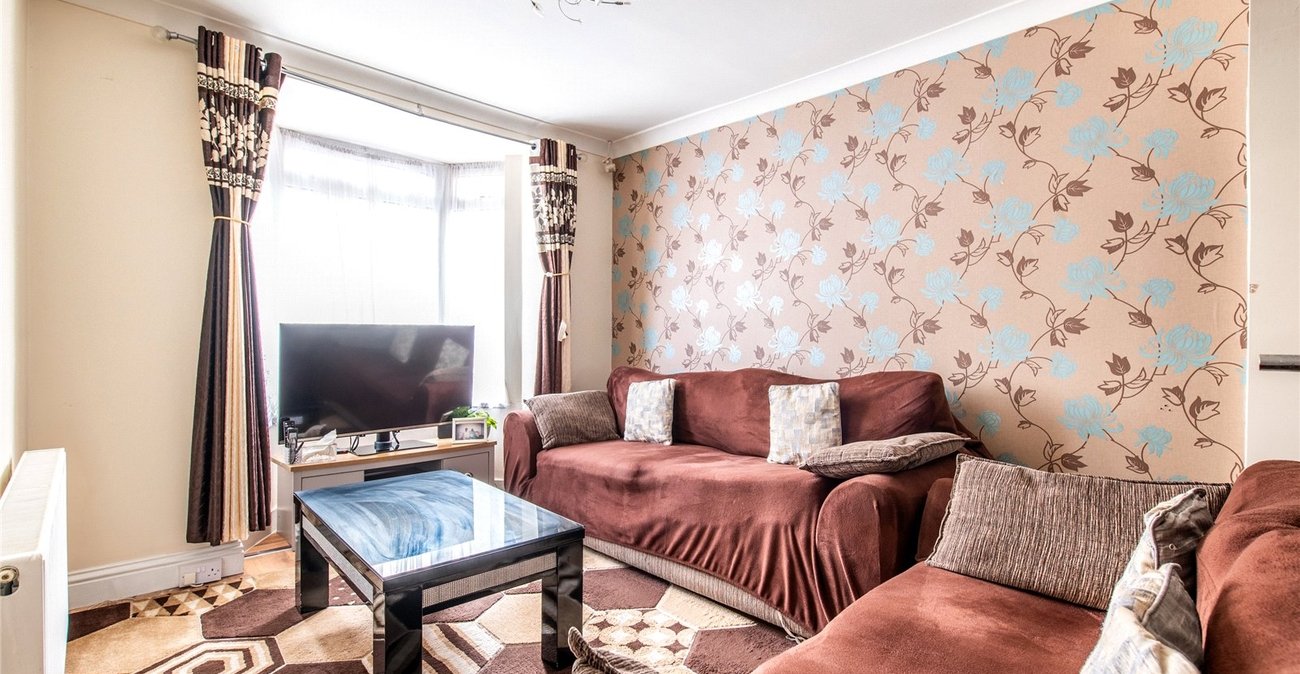 2 bedroom house for sale in Gravesend | Robinson Michael & Jackson