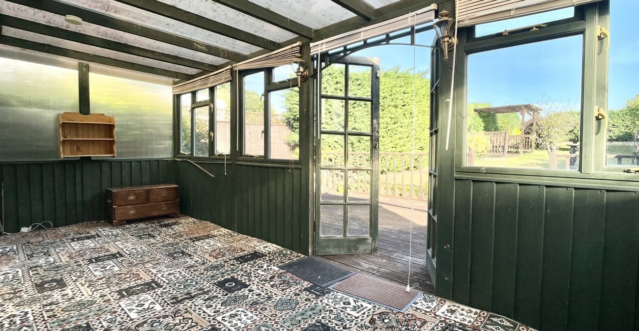 1 bedroom bungalow for sale in West Dartford | Robinson Jackson