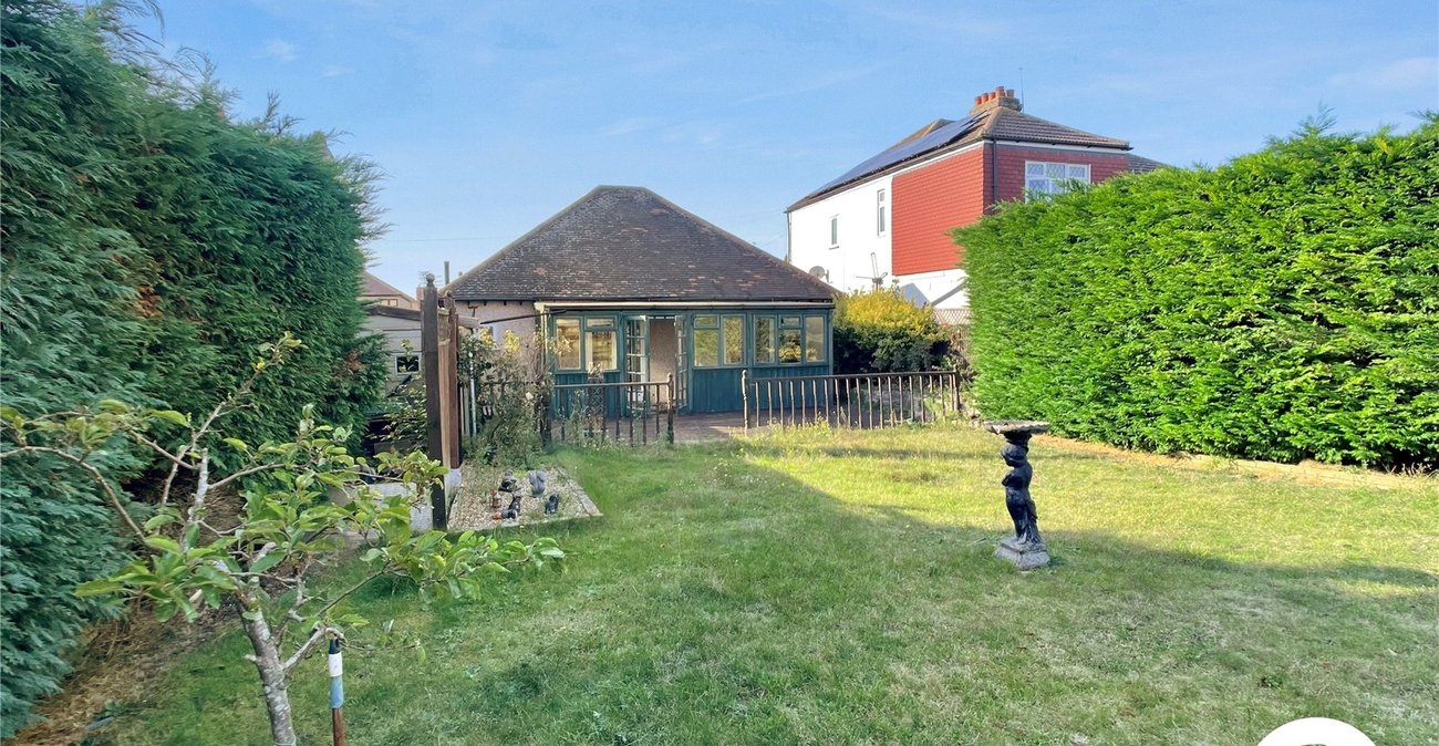 1 bedroom bungalow for sale in West Dartford | Robinson Jackson