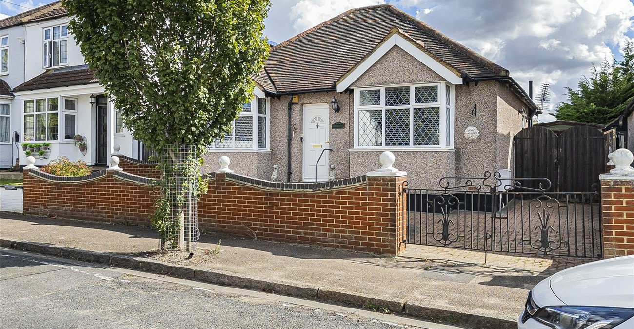 1 bedroom bungalow for sale in West Dartford | Robinson Jackson