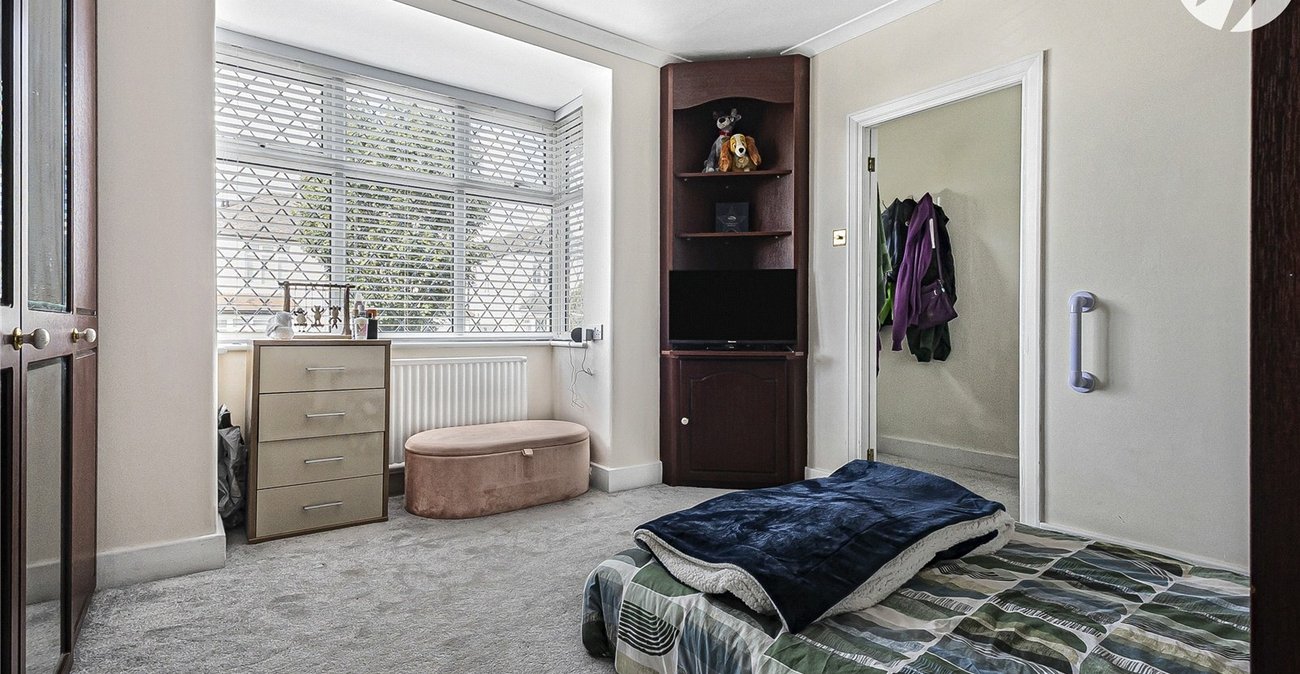 1 bedroom bungalow for sale in West Dartford | Robinson Jackson