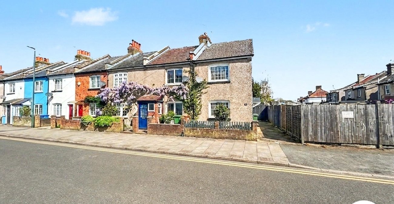 2 bedroom house for sale in Sidcup | Robinson Jackson
