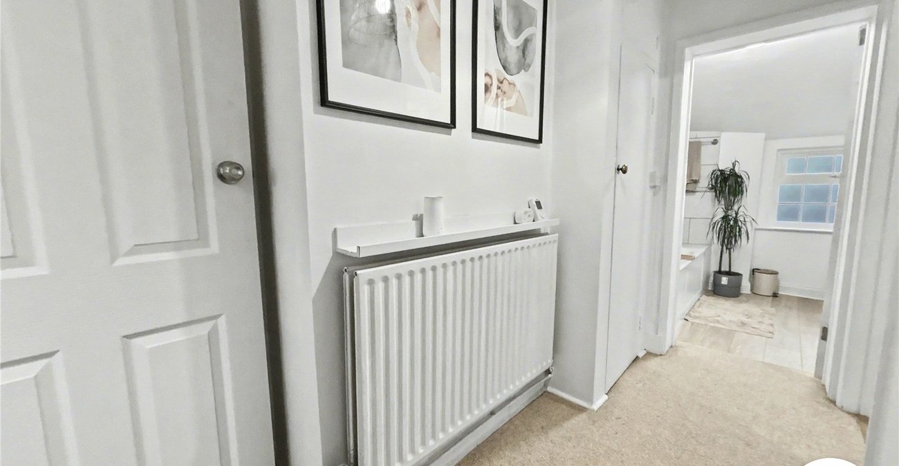 2 bedroom house for sale in Sidcup | Robinson Jackson