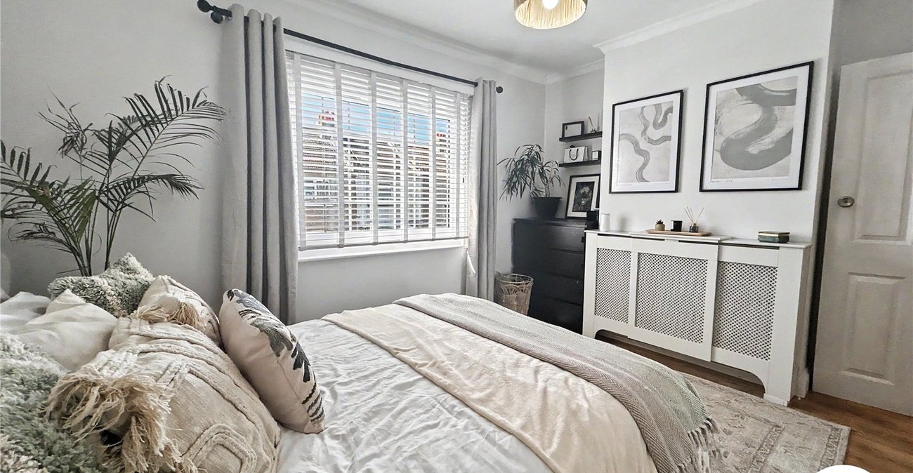 2 bedroom house for sale in Sidcup | Robinson Jackson
