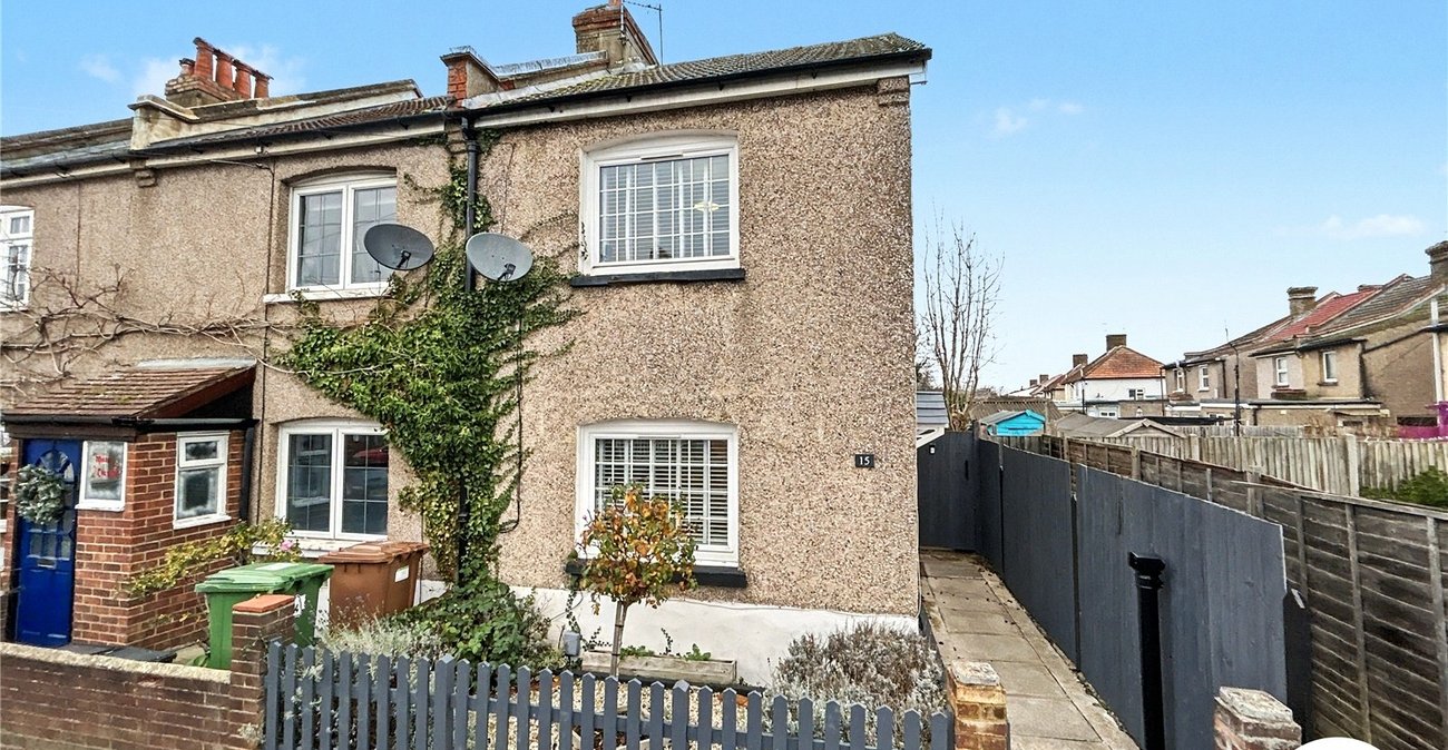 2 bedroom house for sale in Sidcup | Robinson Jackson