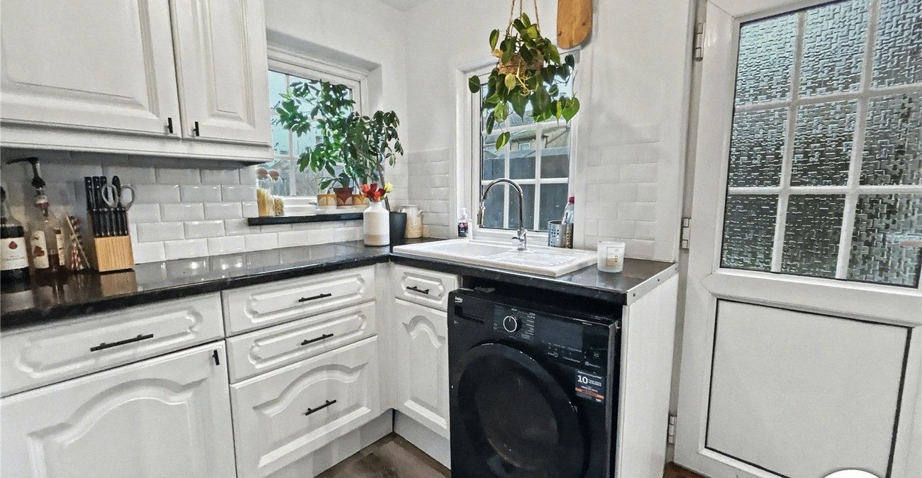 2 bedroom house for sale in Sidcup | Robinson Jackson