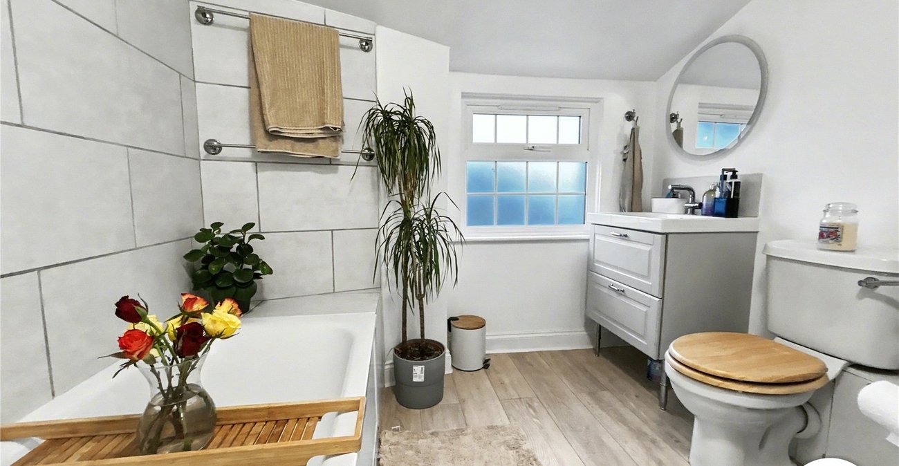 2 bedroom house for sale in Sidcup | Robinson Jackson