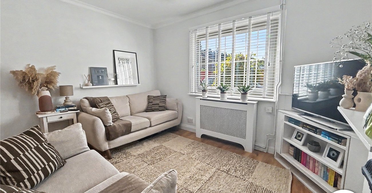 2 bedroom house for sale in Sidcup | Robinson Jackson