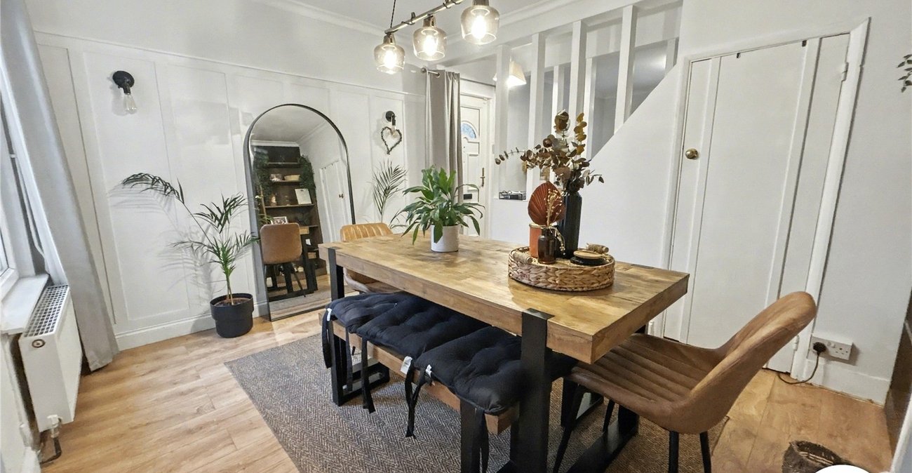 2 bedroom house for sale in Sidcup | Robinson Jackson