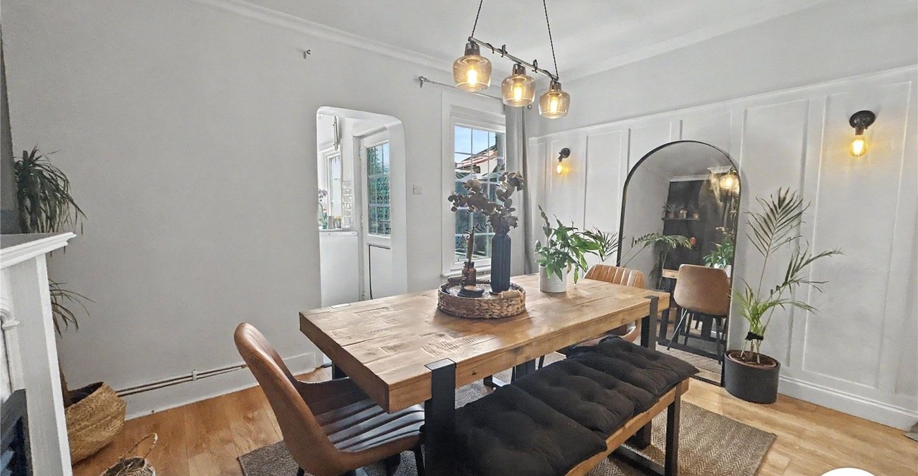 2 bedroom house for sale in Sidcup | Robinson Jackson