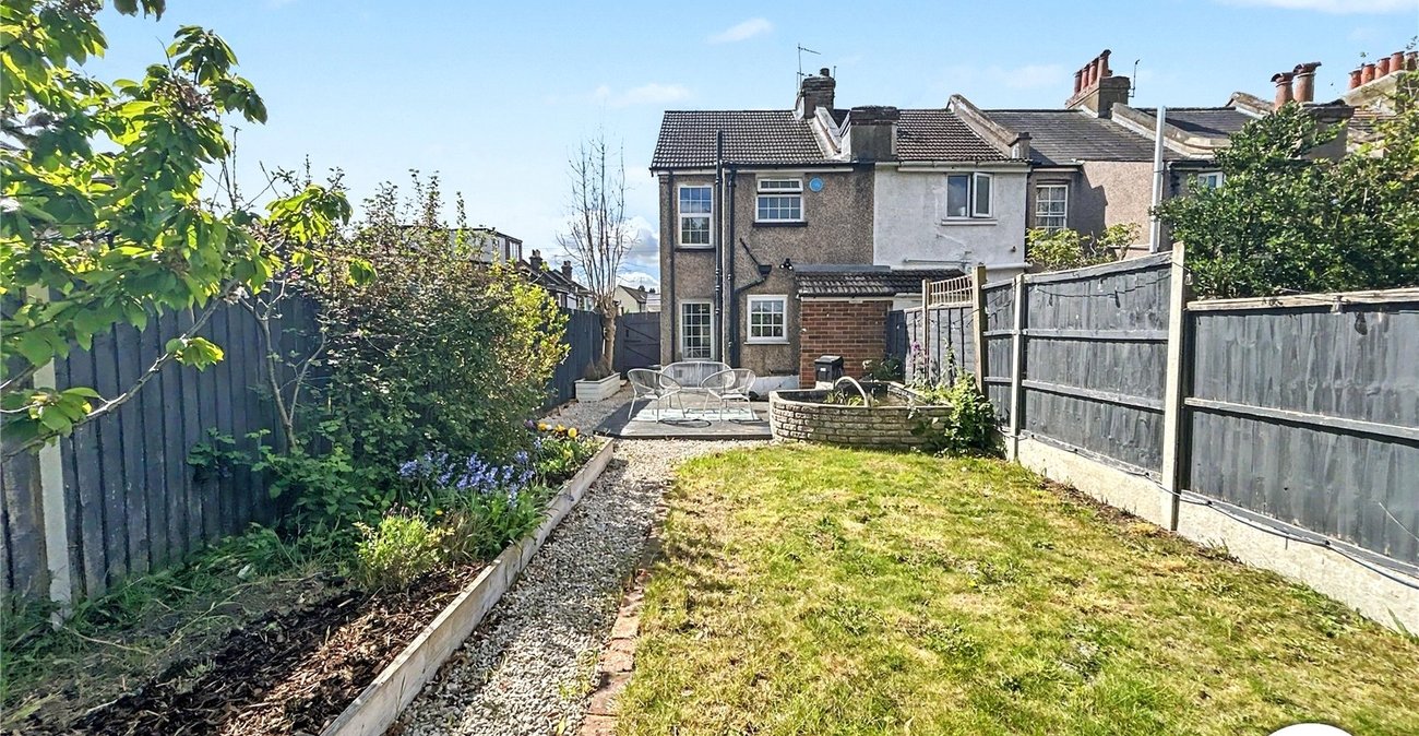 2 bedroom house for sale in Sidcup | Robinson Jackson