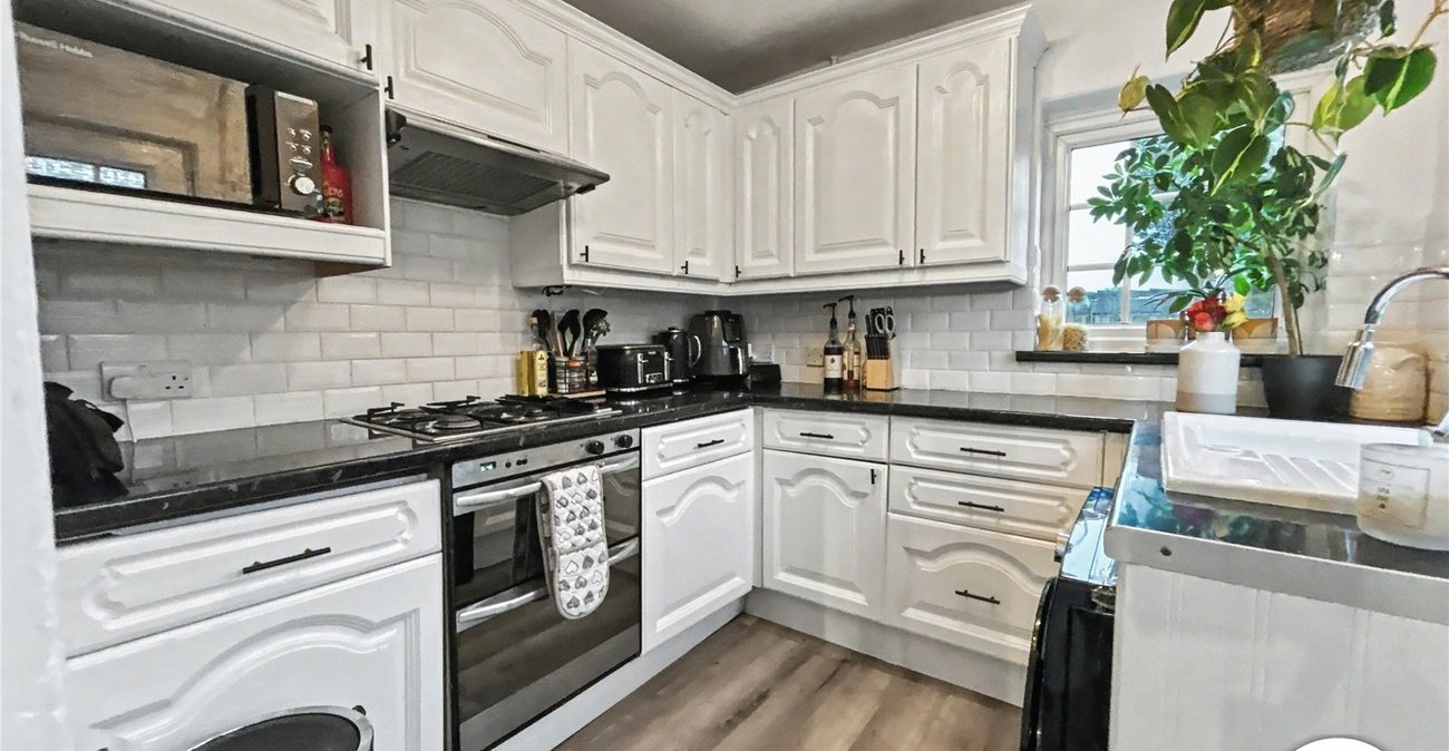 2 bedroom house for sale in Sidcup | Robinson Jackson