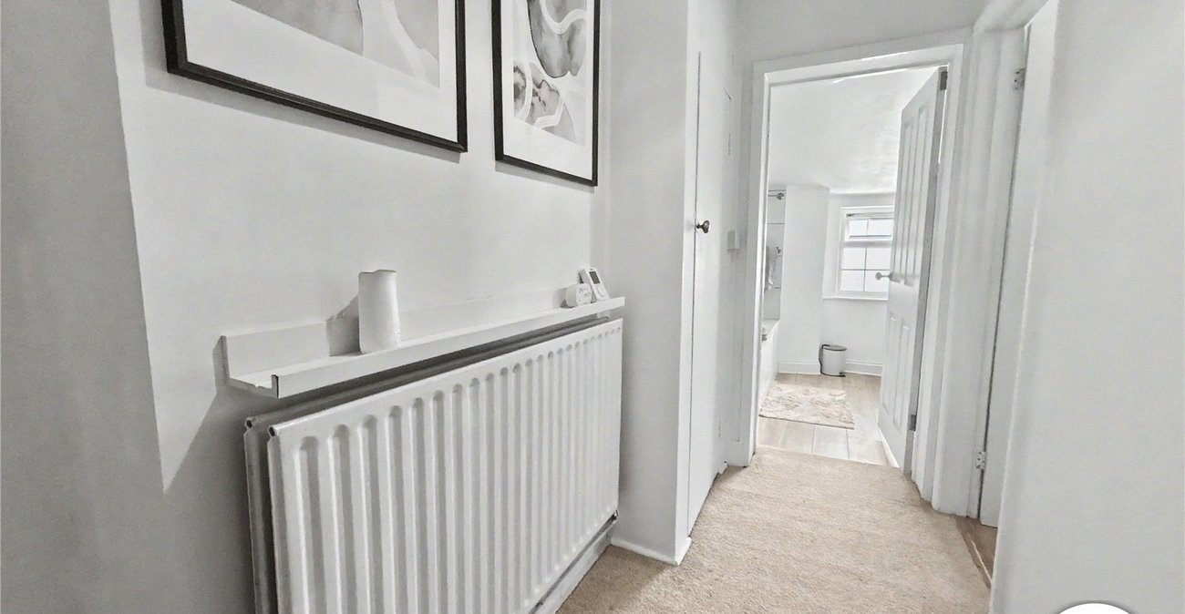 2 bedroom house for sale in Sidcup | Robinson Jackson