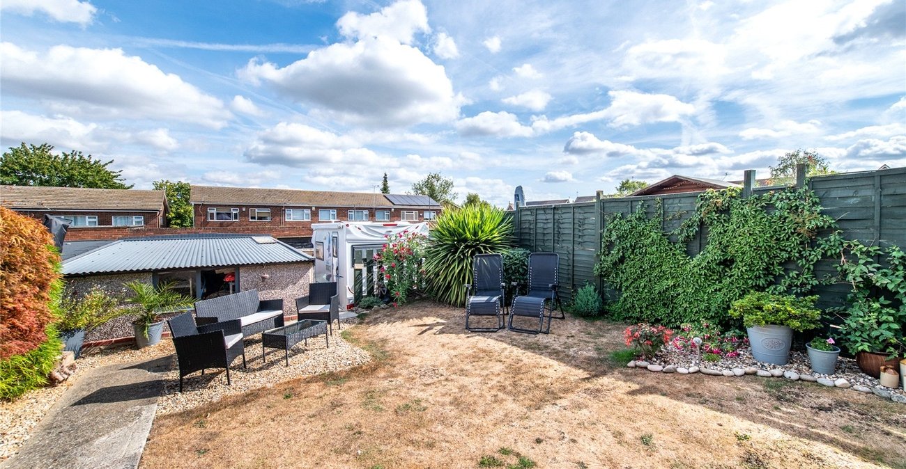 2 bedroom house for sale in Chalk | Robinson Michael & Jackson