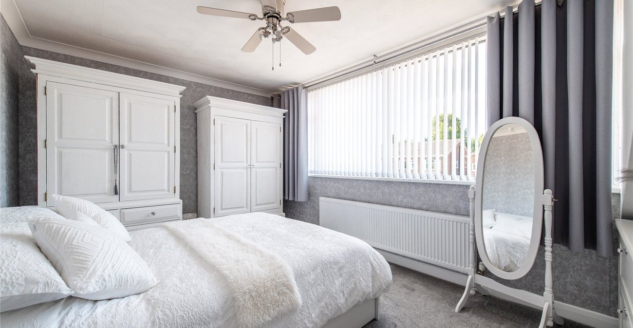 2 bedroom house for sale in Chalk | Robinson Michael & Jackson