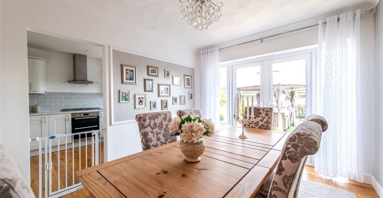 2 bedroom house for sale in Chalk | Robinson Michael & Jackson