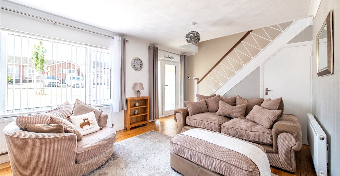 2 bedroom house for sale in Chalk | Robinson Michael & Jackson