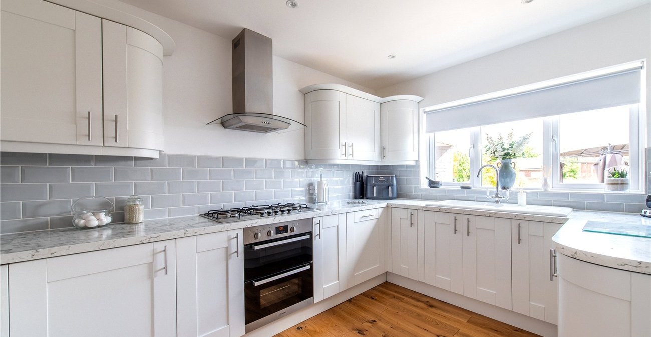 2 bedroom house for sale in Chalk | Robinson Michael & Jackson