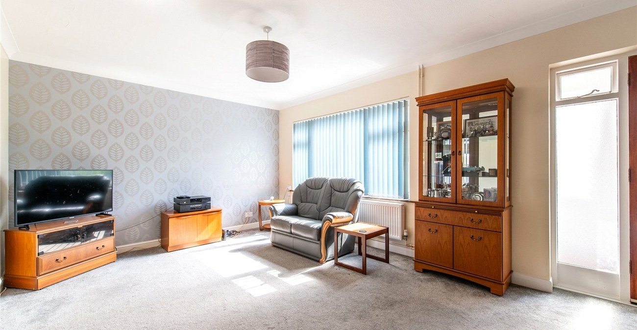 2 bedroom house for sale in Chalk | Robinson Michael & Jackson