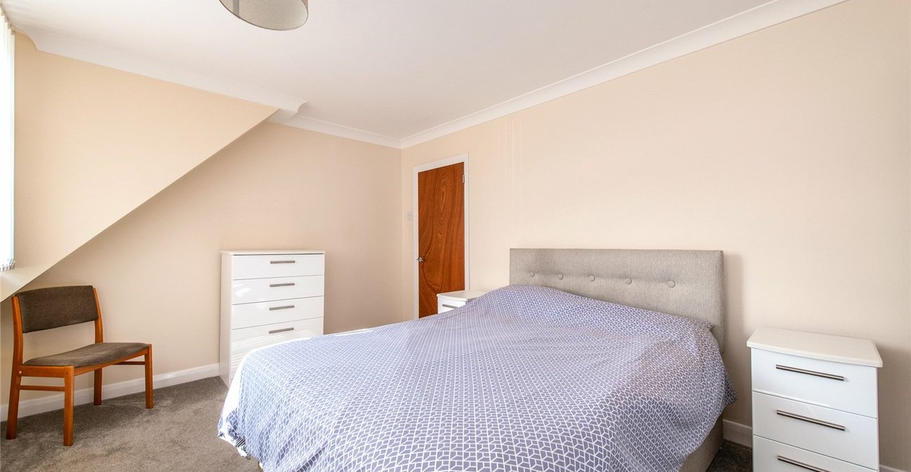 2 bedroom house for sale in Chalk | Robinson Michael & Jackson