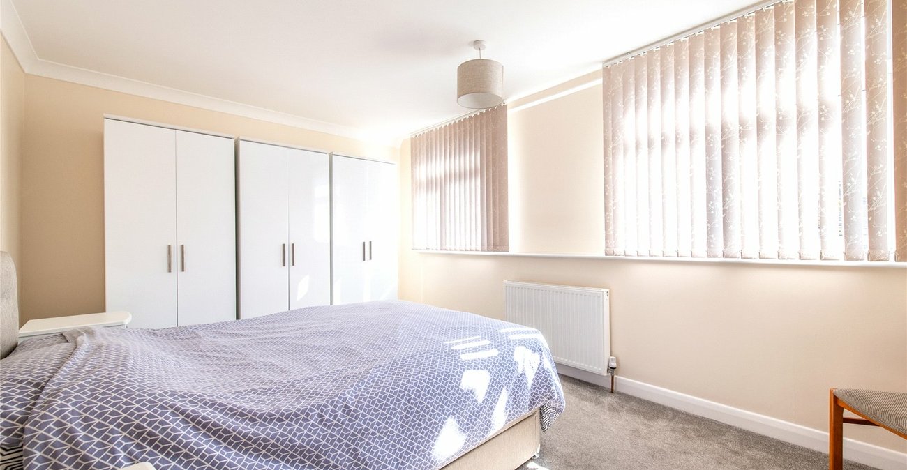 2 bedroom house for sale in Chalk | Robinson Michael & Jackson