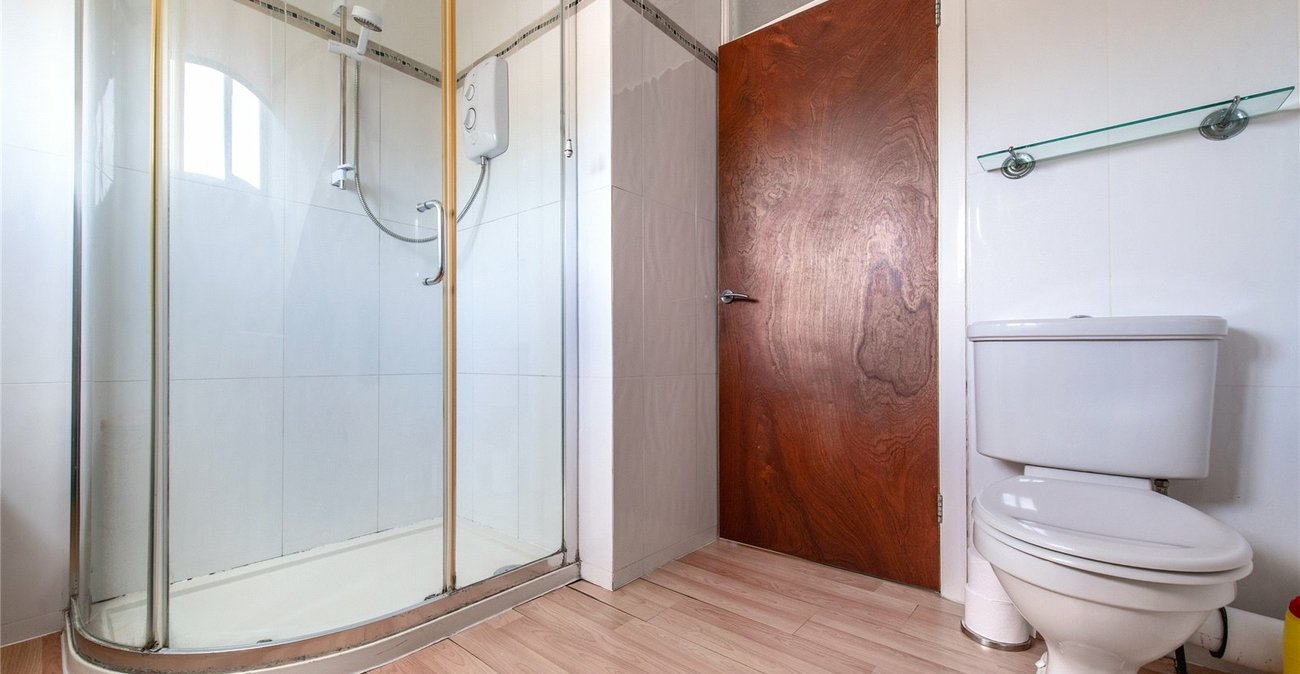 2 bedroom house for sale in Chalk | Robinson Michael & Jackson