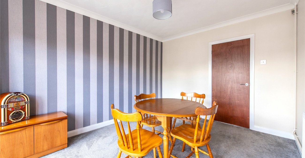 2 bedroom house for sale in Chalk | Robinson Michael & Jackson