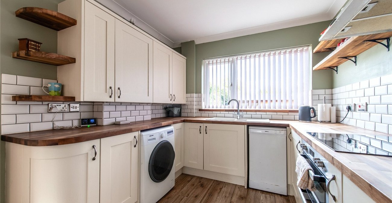 2 bedroom house for sale in Chalk | Robinson Michael & Jackson