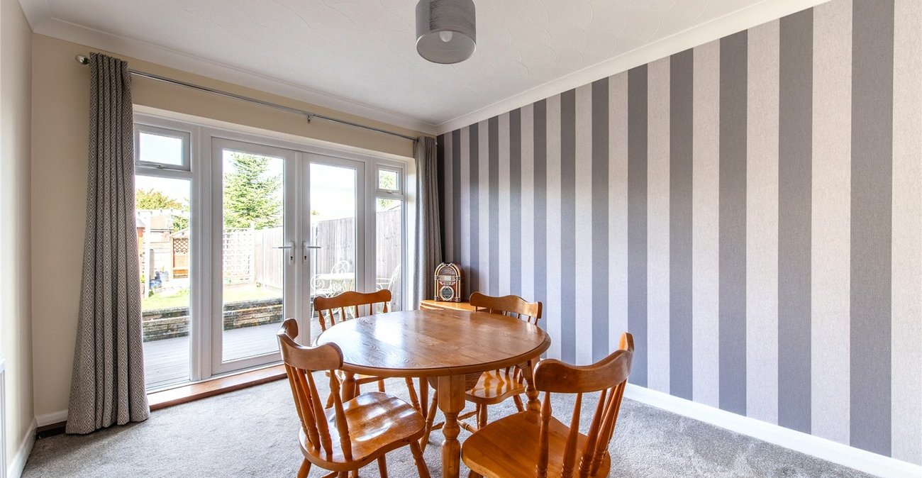 2 bedroom house for sale in Chalk | Robinson Michael & Jackson