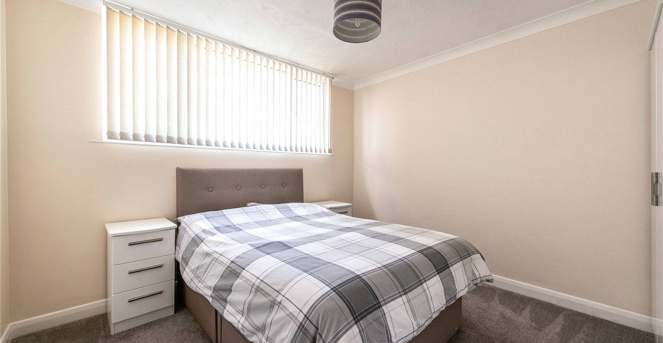 2 bedroom house for sale in Chalk | Robinson Michael & Jackson