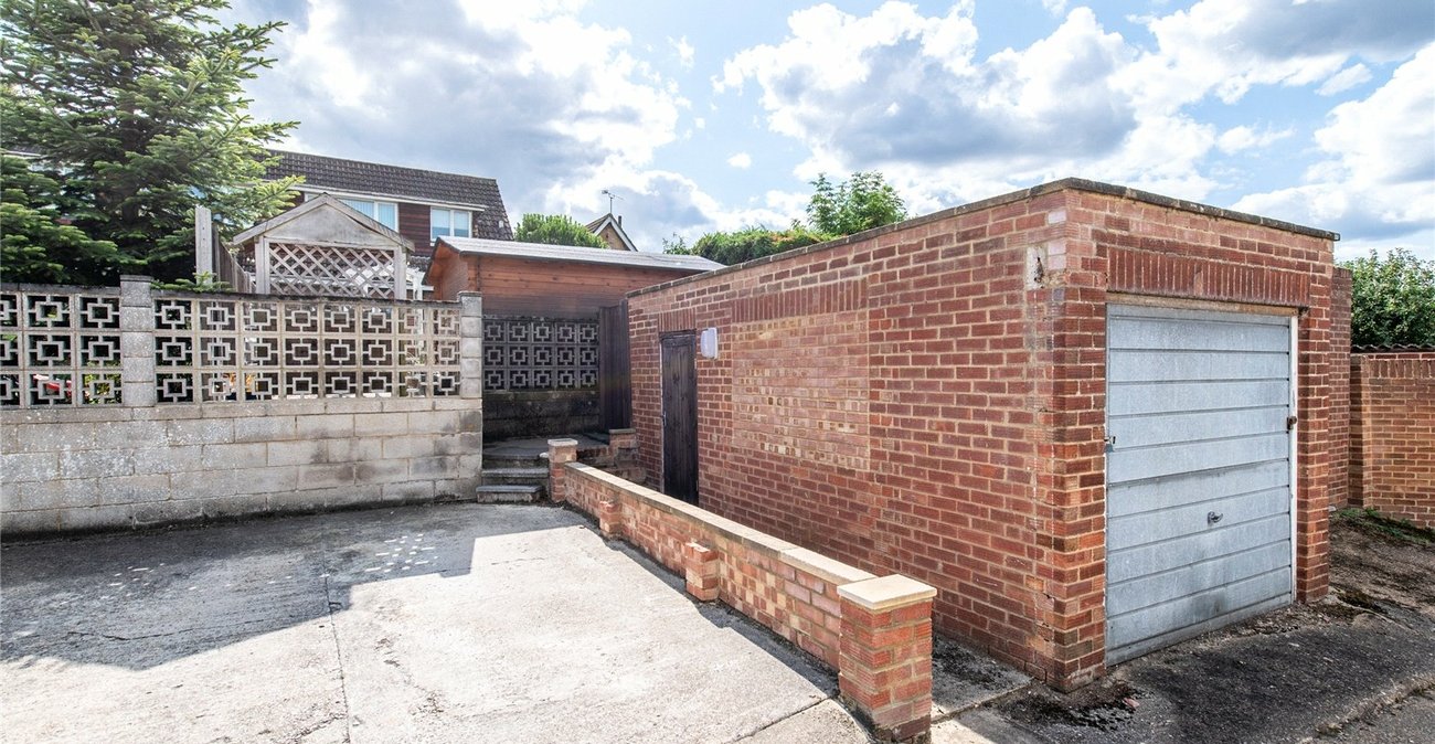 2 bedroom house for sale in Chalk | Robinson Michael & Jackson