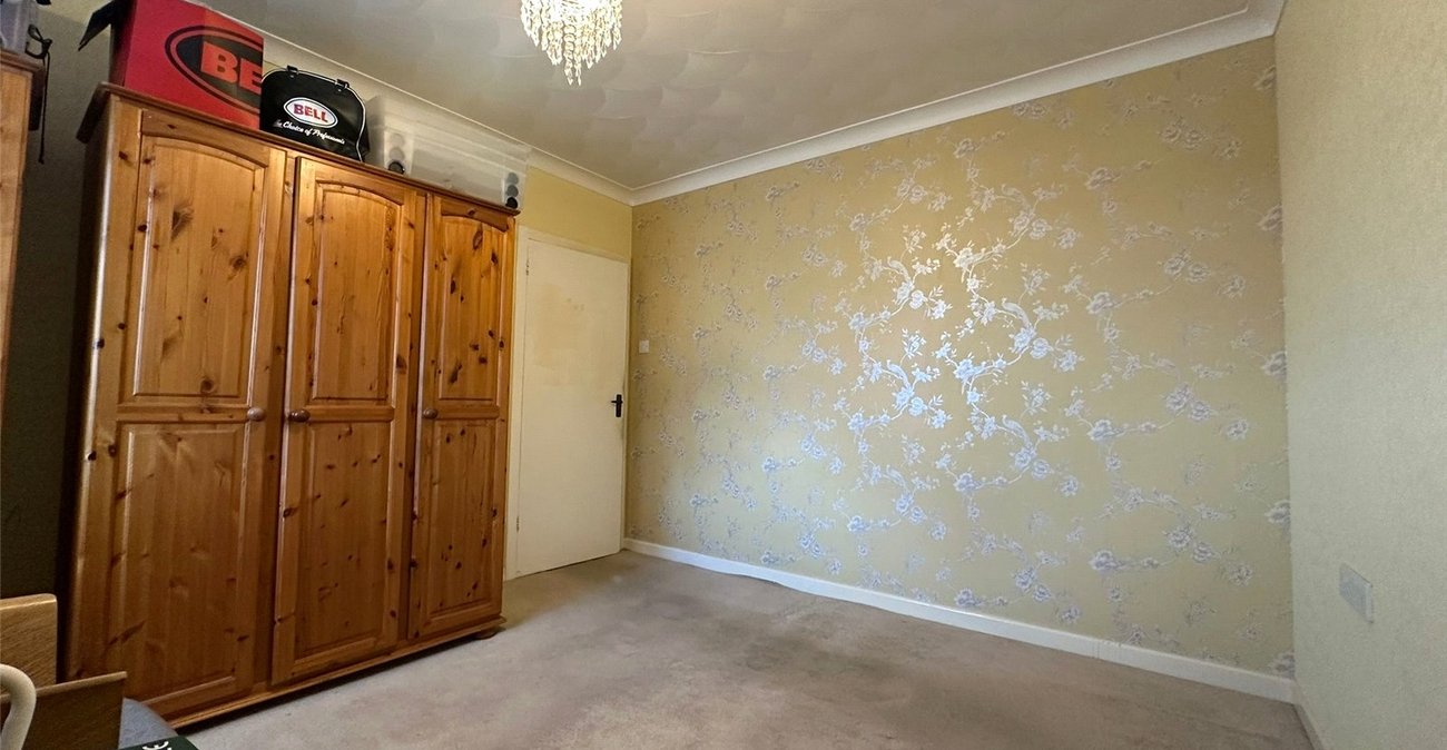 2 bedroom bungalow for sale in Chalk | Robinson Michael & Jackson