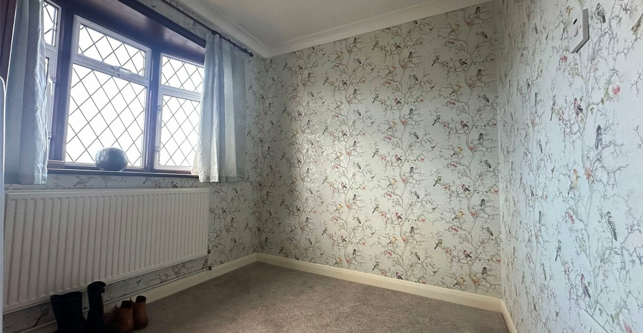 2 bedroom bungalow for sale in Chalk | Robinson Michael & Jackson