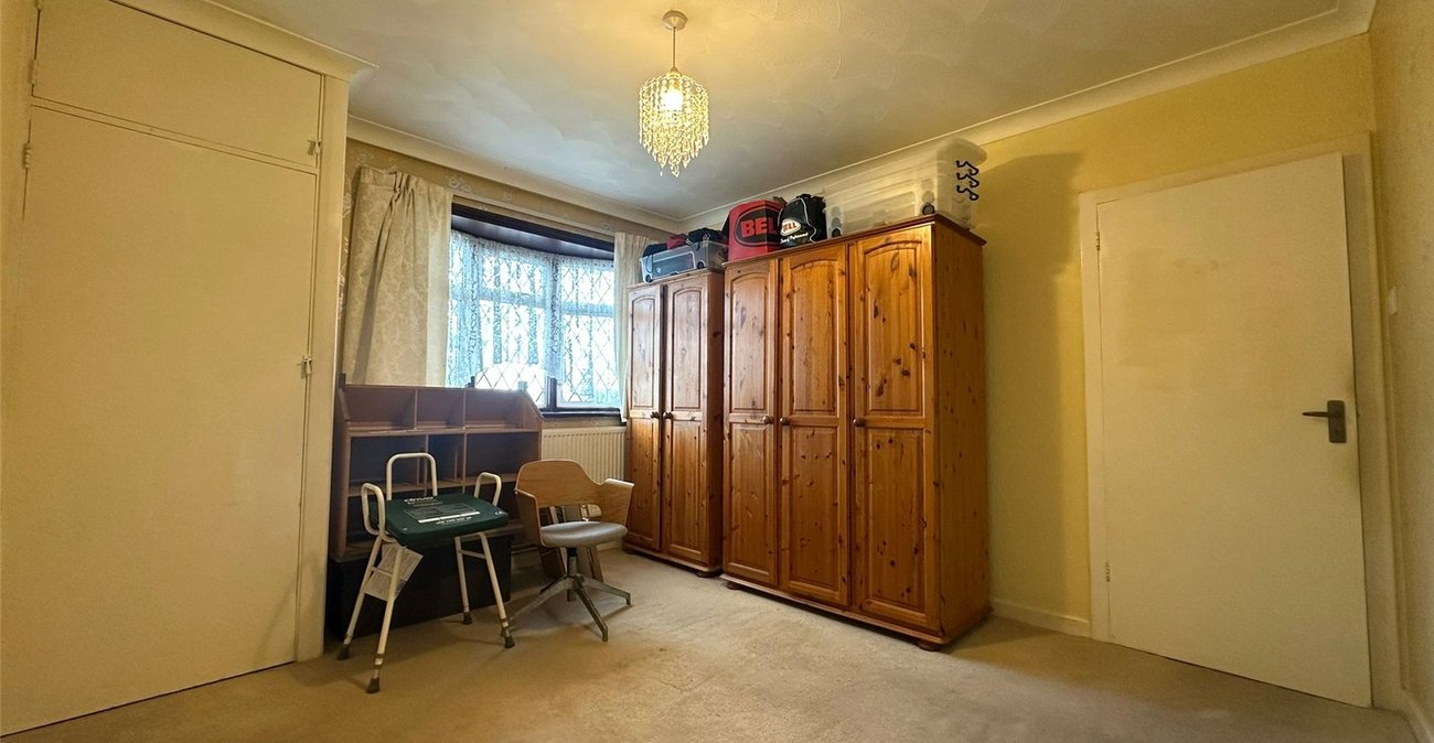 2 bedroom bungalow for sale in Chalk | Robinson Michael & Jackson