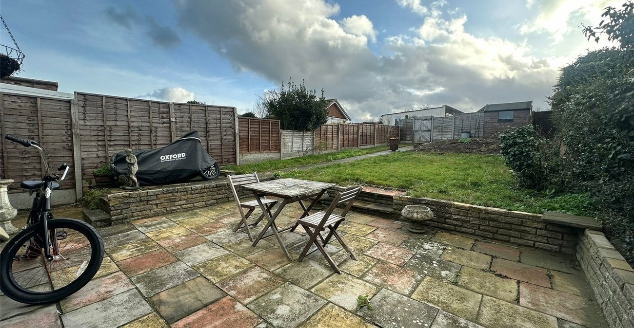 2 bedroom bungalow for sale in Chalk | Robinson Michael & Jackson