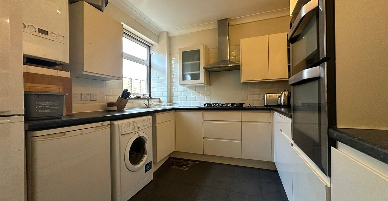 2 bedroom bungalow for sale in Chalk | Robinson Michael & Jackson