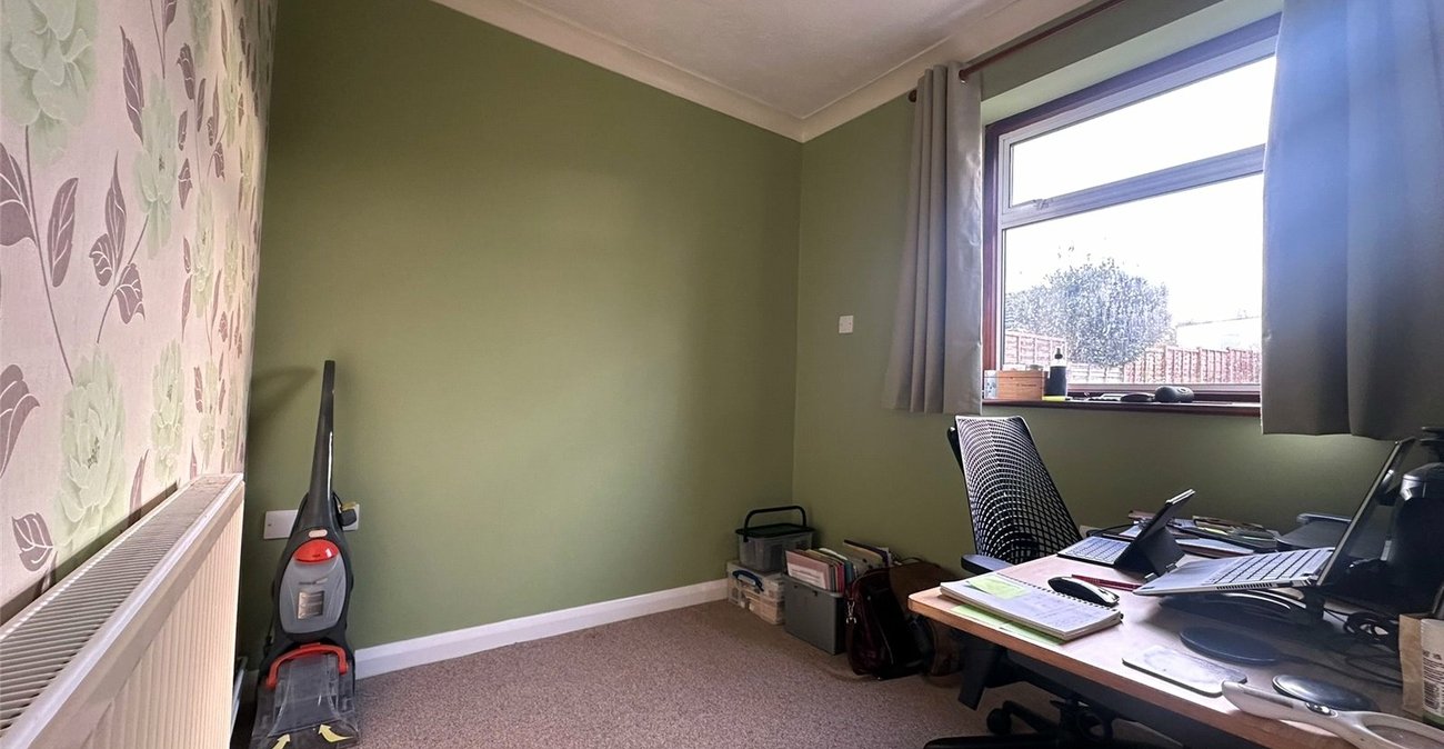 2 bedroom bungalow for sale in Chalk | Robinson Michael & Jackson