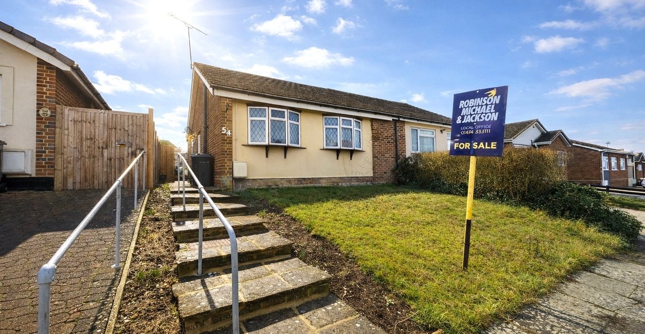 2 bedroom bungalow to rent in Chalk | Robinson Michael & Jackson