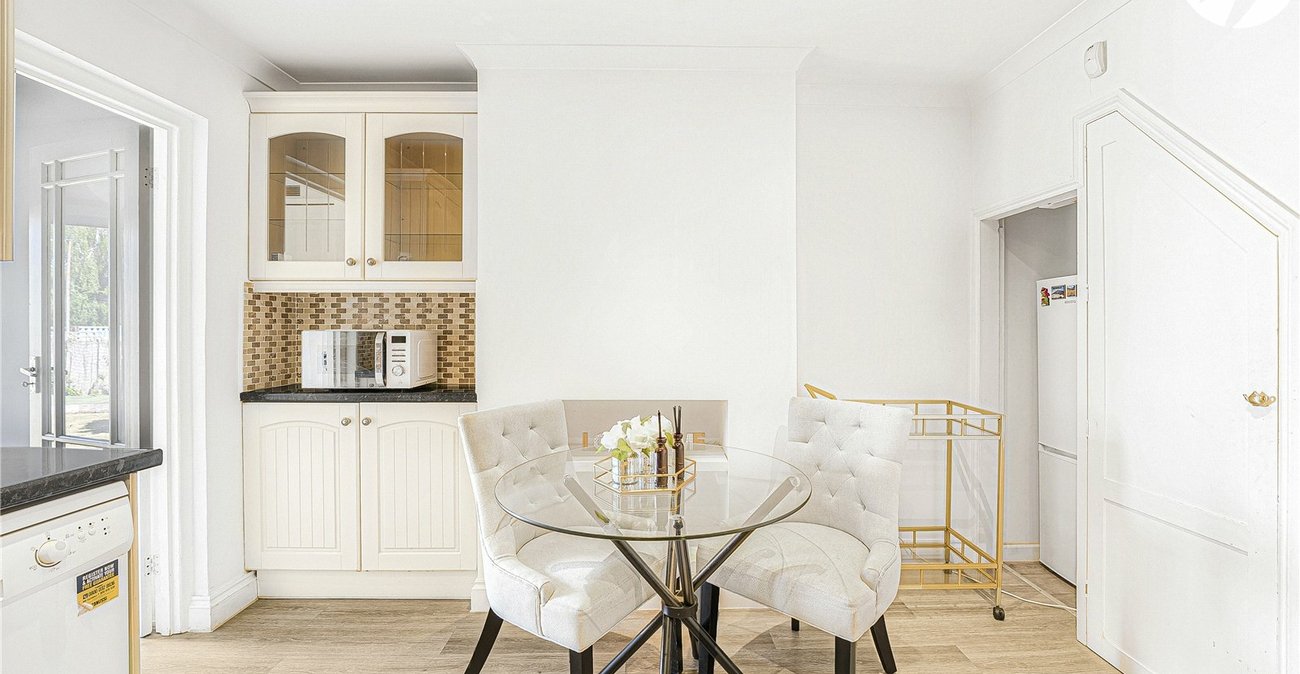 2 bedroom house for sale in Dartford | Robinson Jackson