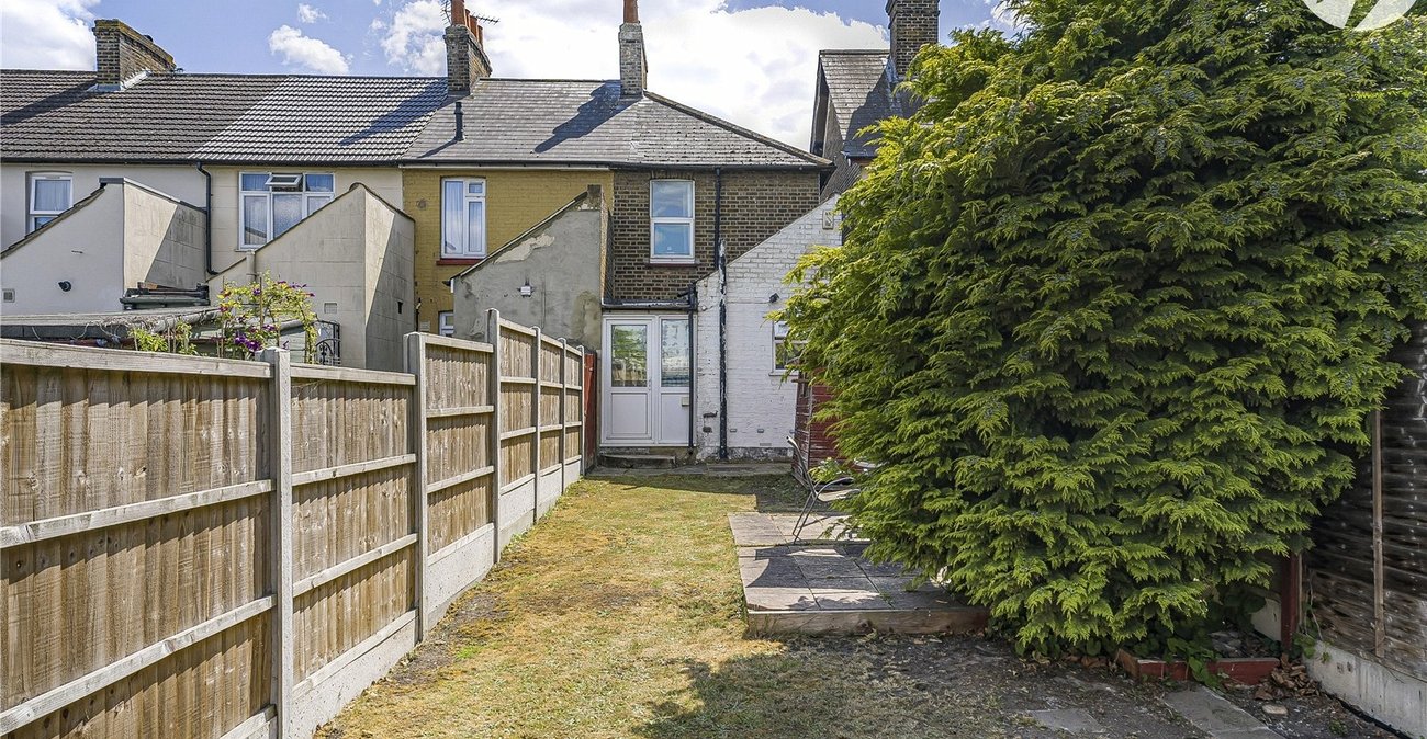 2 bedroom house for sale in Dartford | Robinson Jackson