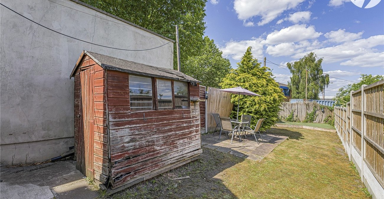 2 bedroom house for sale in Dartford | Robinson Jackson