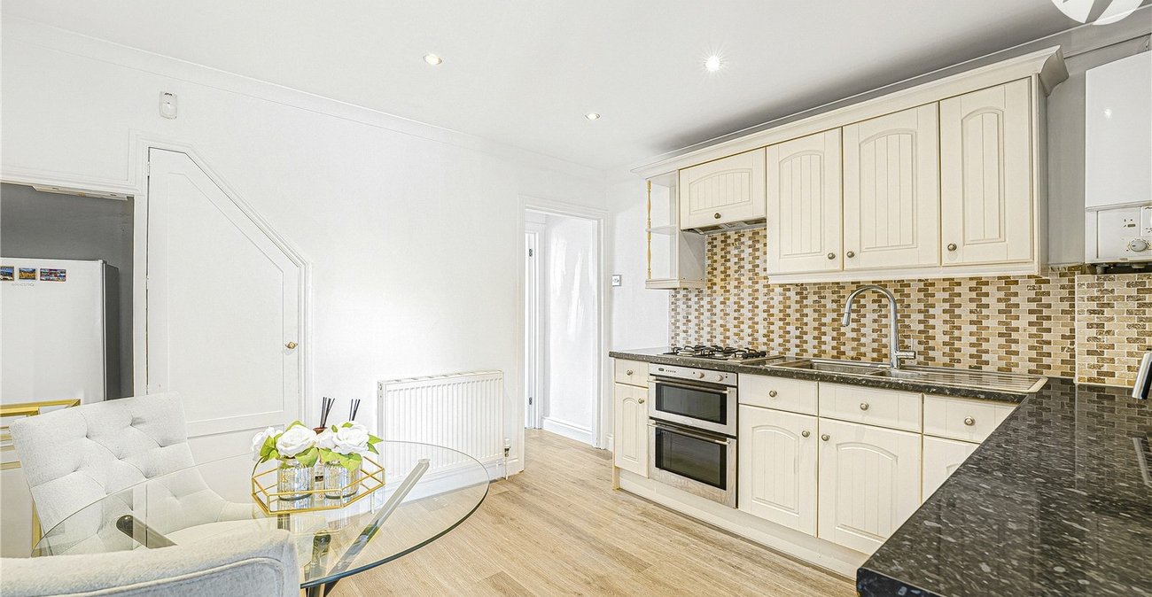 2 bedroom house for sale in Dartford | Robinson Jackson