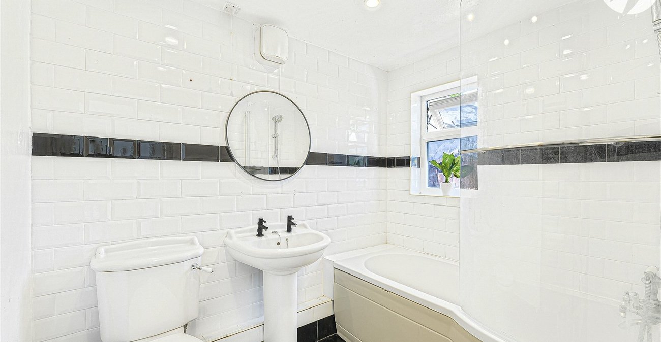 2 bedroom house for sale in Dartford | Robinson Jackson