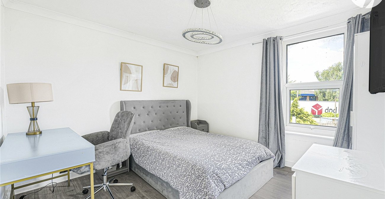 2 bedroom house for sale in Dartford | Robinson Jackson