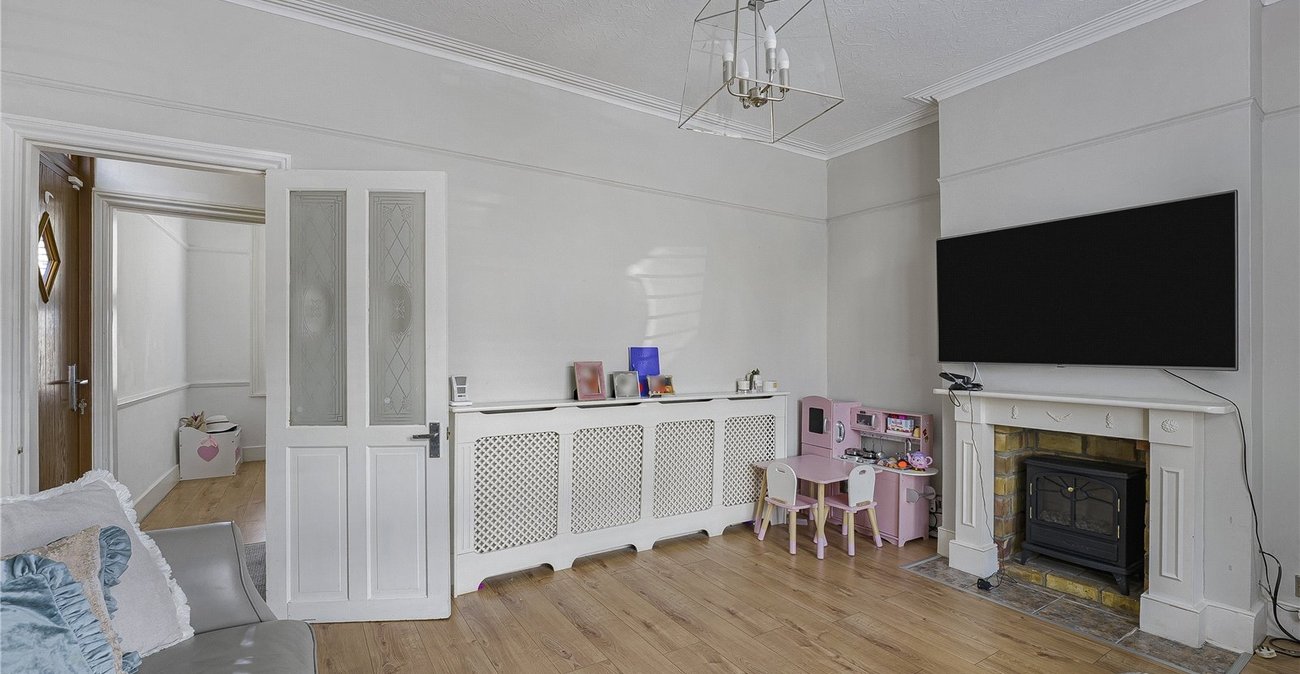 2 bedroom house for sale in Dartford | Robinson Jackson