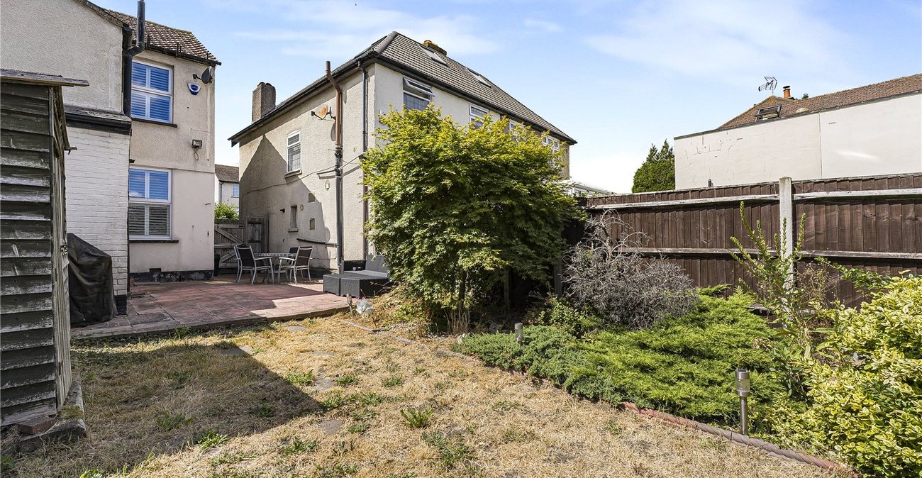 2 bedroom house for sale in Dartford | Robinson Jackson