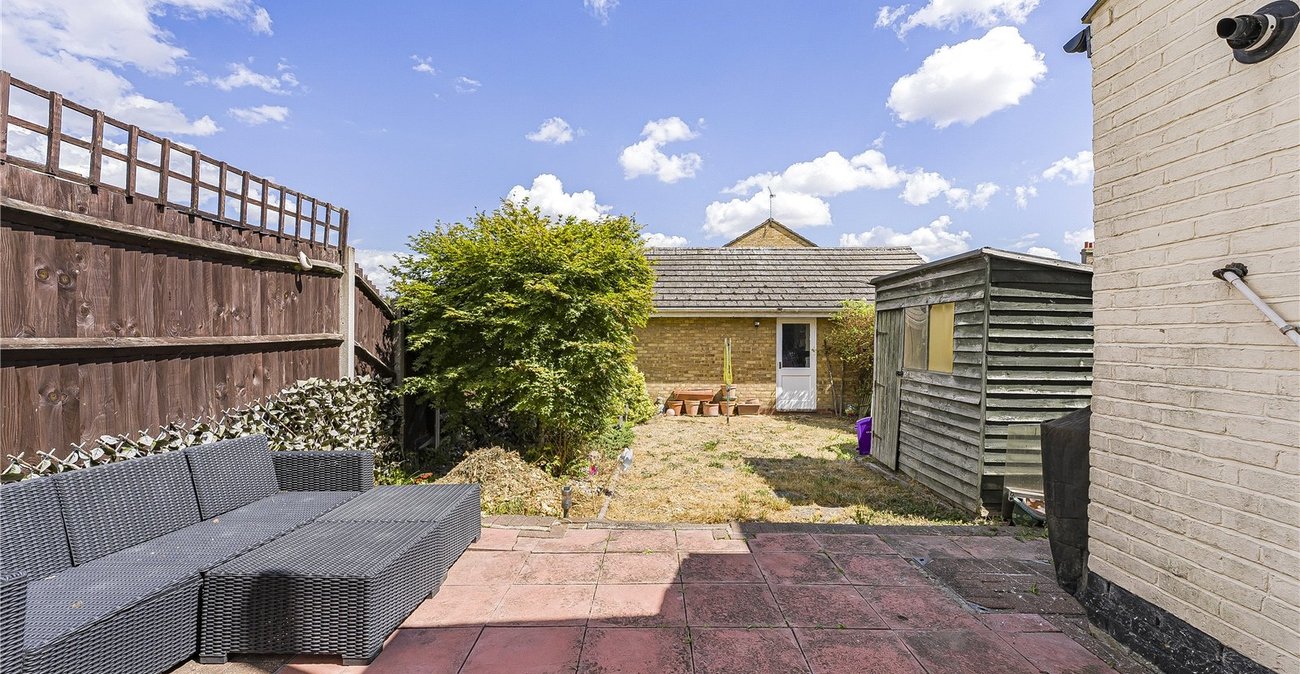 2 bedroom house for sale in Dartford | Robinson Jackson