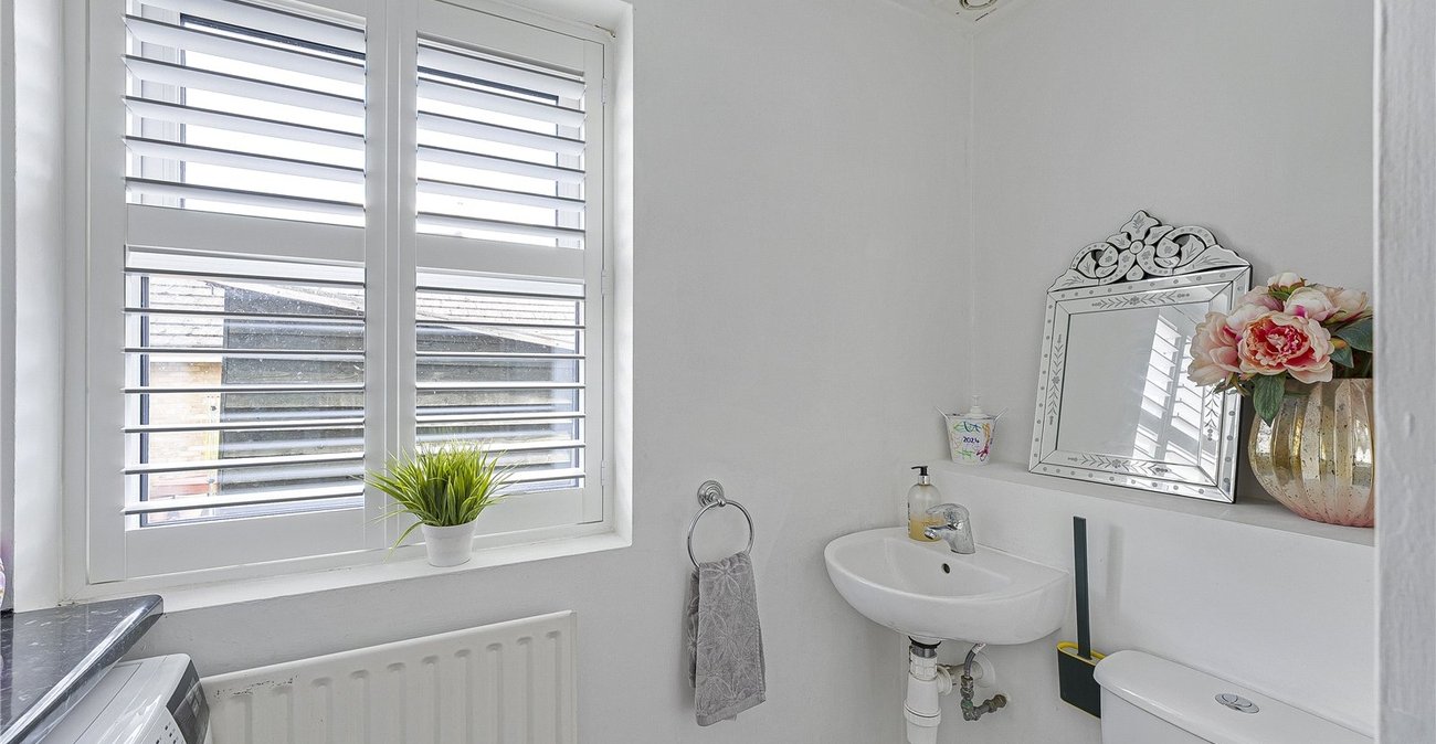 2 bedroom house for sale in Dartford | Robinson Jackson