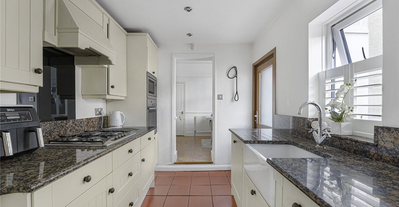 2 bedroom house for sale in Dartford | Robinson Jackson
