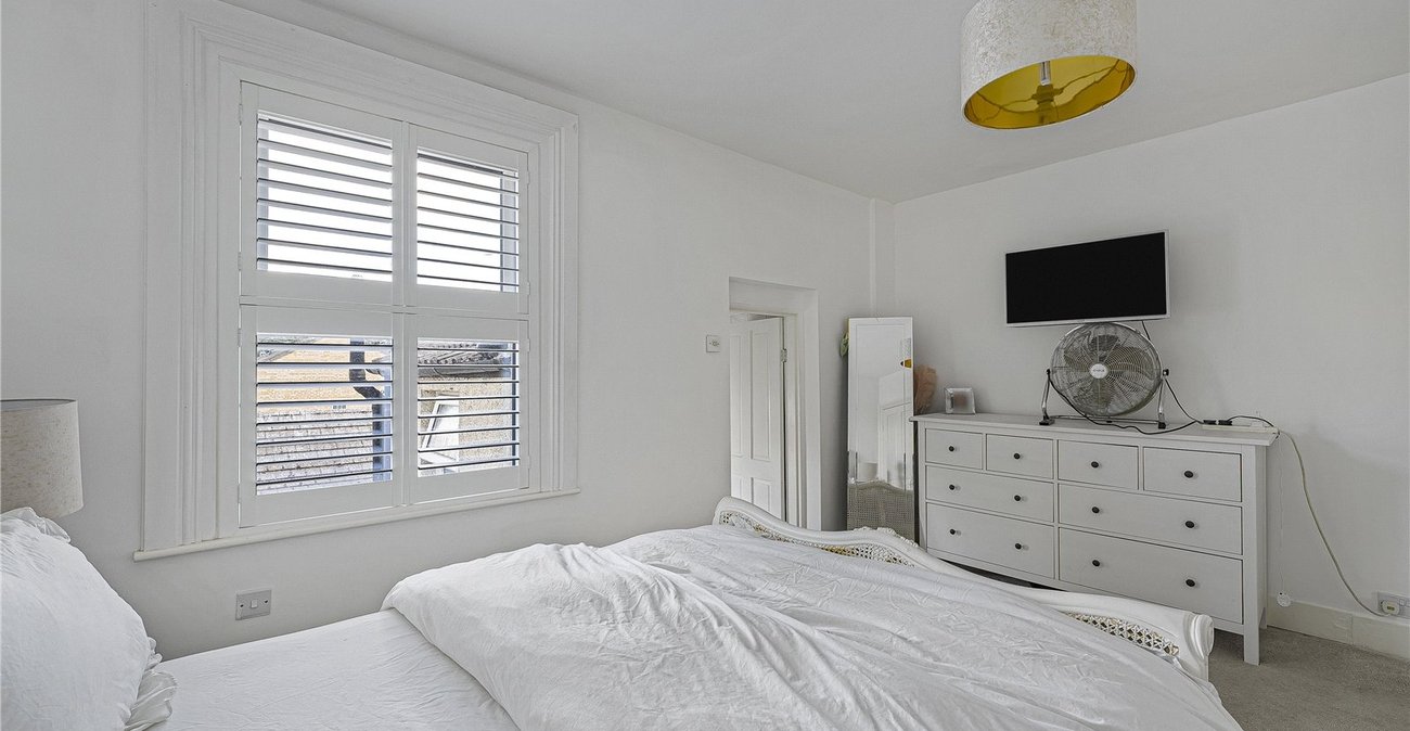 2 bedroom house for sale in Dartford | Robinson Jackson